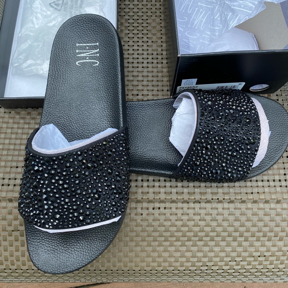 International Concepts (Inc) Black Peymin Slides